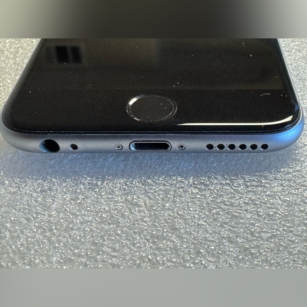 Apple iPhone 6 Space Gray, 64GB, Verizon Network. Excellent condition! - Picture 9 of 10